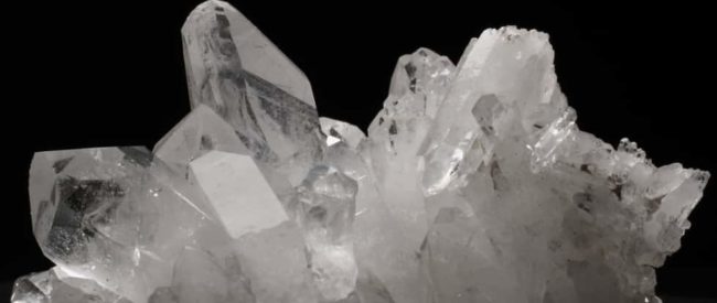 clear quartz healing stones